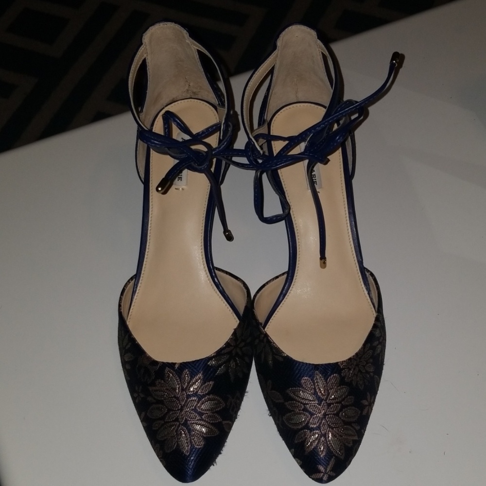 NWT. Navy and gold floral heels.
